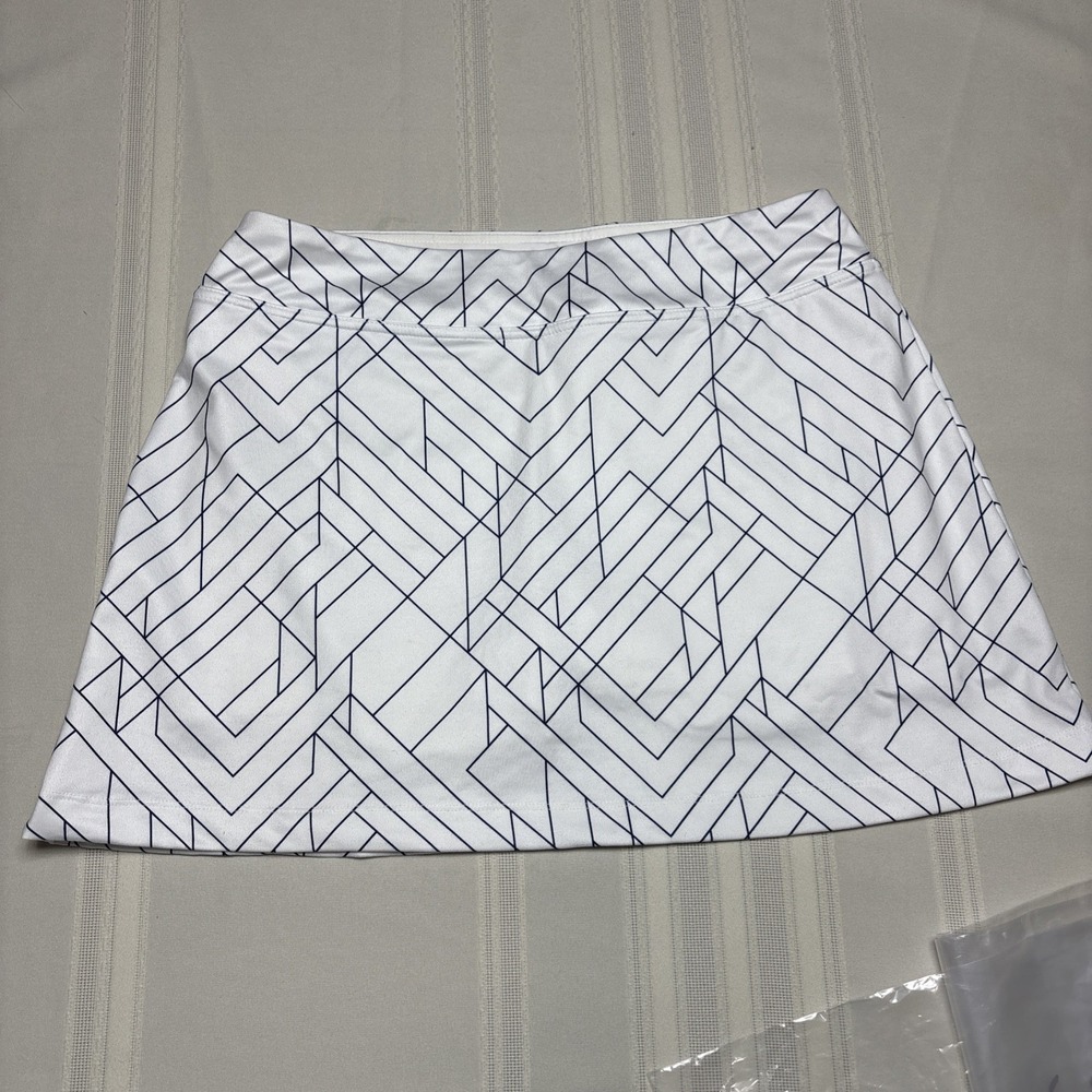 Athleta Sweet Sport Skort Skirt Womens M White Tennis Pickleball Golf A-Line 15"